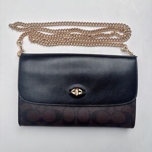 Coach Women's Signature Chain Crossbody Reversible Shoulder Bag Brown